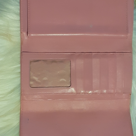 Coach - Picture 3 of 4